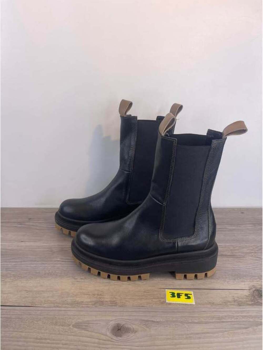 Carvela Black Leather Lug Sole Chelsea Boots EU 37 US 6.5